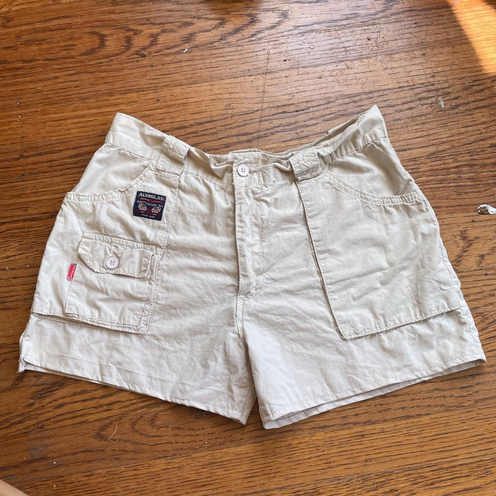 Mid-rise cargo short